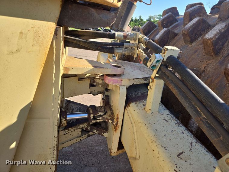 image for item EO0807 1996 Ingersoll Rand SD115F Pro-Pac single drum vibratory roller