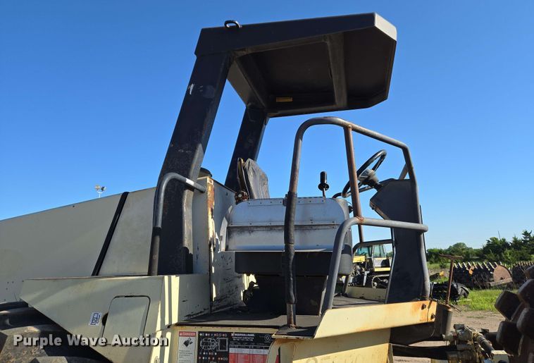 image for item EO0807 1996 Ingersoll Rand SD115F Pro-Pac single drum vibratory roller