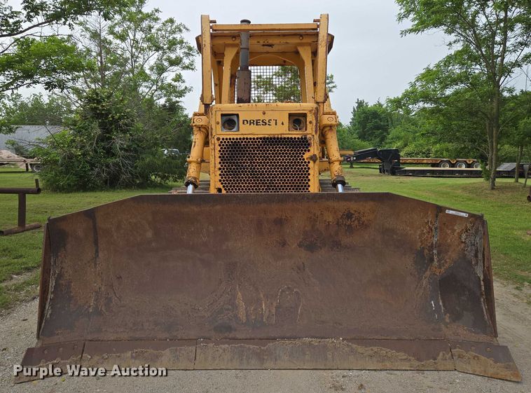 image for item EO0817 2002 Dressta TD15E dozer