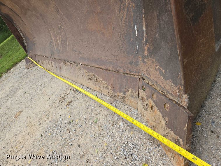 image for item EO0817 2002 Dressta TD15E dozer