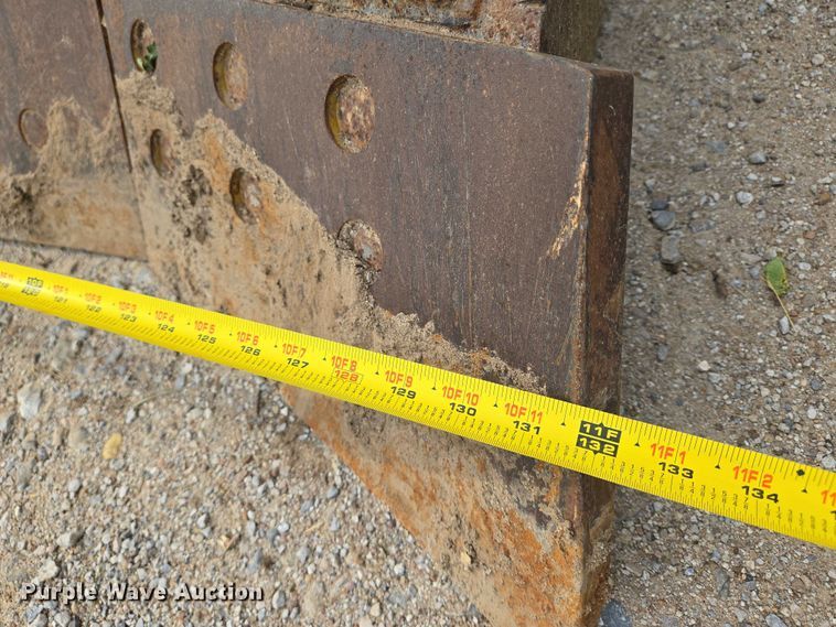 image for item EO0817 2002 Dressta TD15E dozer