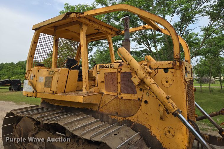 image for item EO0817 2002 Dressta TD15E dozer