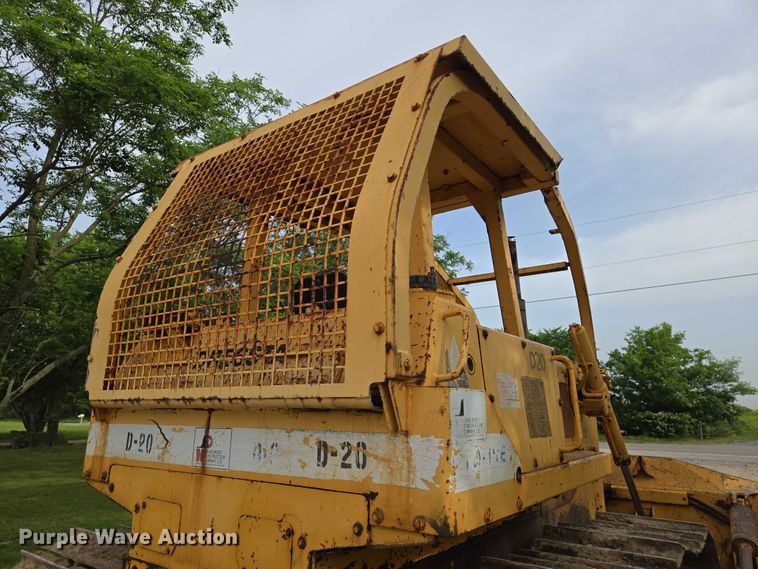 image for item EO0817 2002 Dressta TD15E dozer