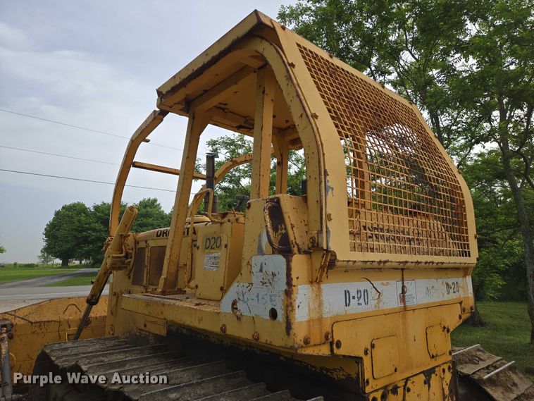 image for item EO0817 2002 Dressta TD15E dozer