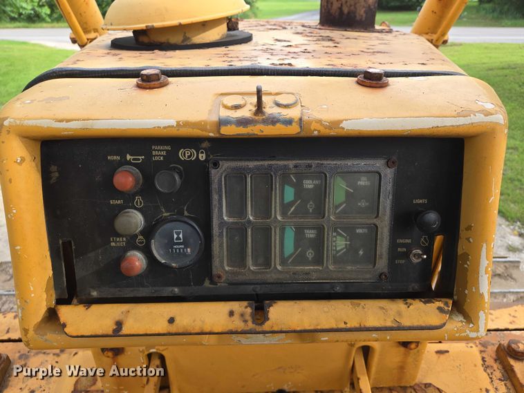 image for item EO0817 2002 Dressta TD15E dozer