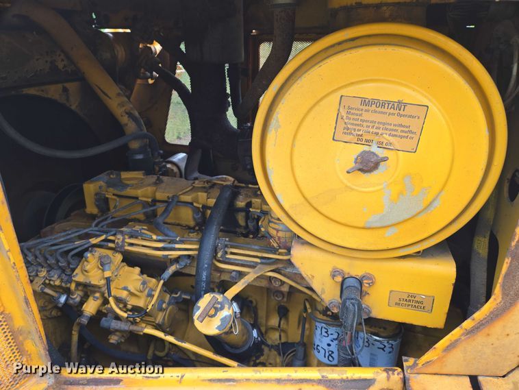 image for item EO0817 2002 Dressta TD15E dozer