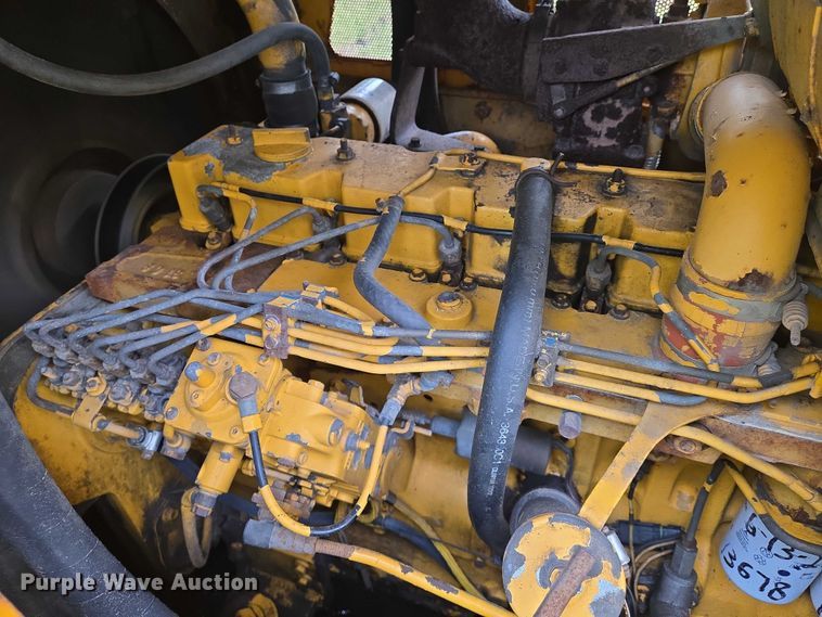 image for item EO0817 2002 Dressta TD15E dozer