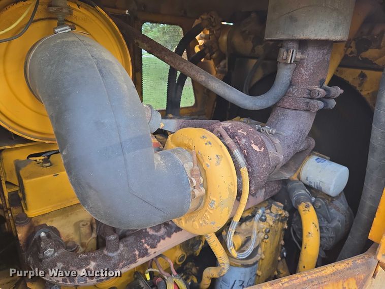 image for item EO0817 2002 Dressta TD15E dozer