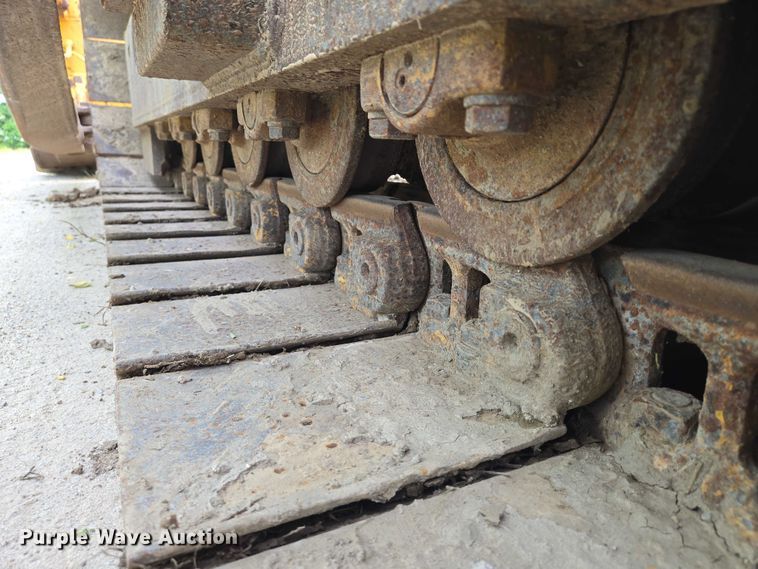 image for item EO0817 2002 Dressta TD15E dozer