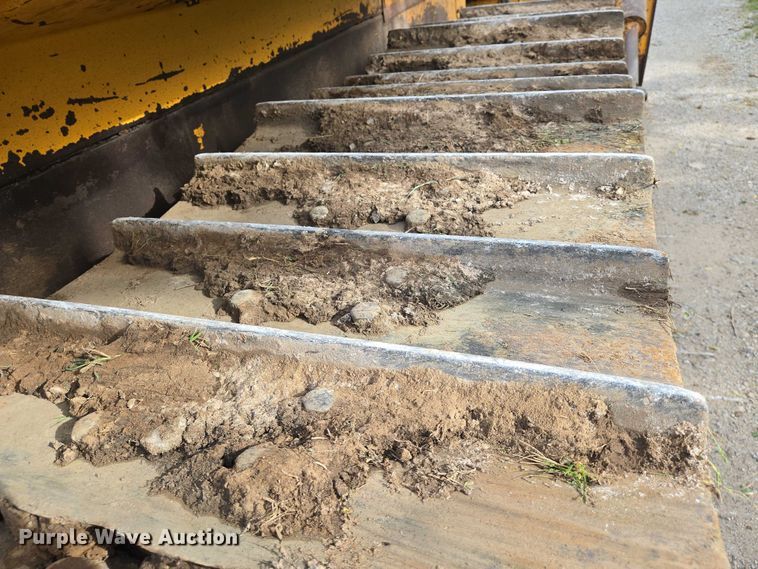 image for item EO0817 2002 Dressta TD15E dozer