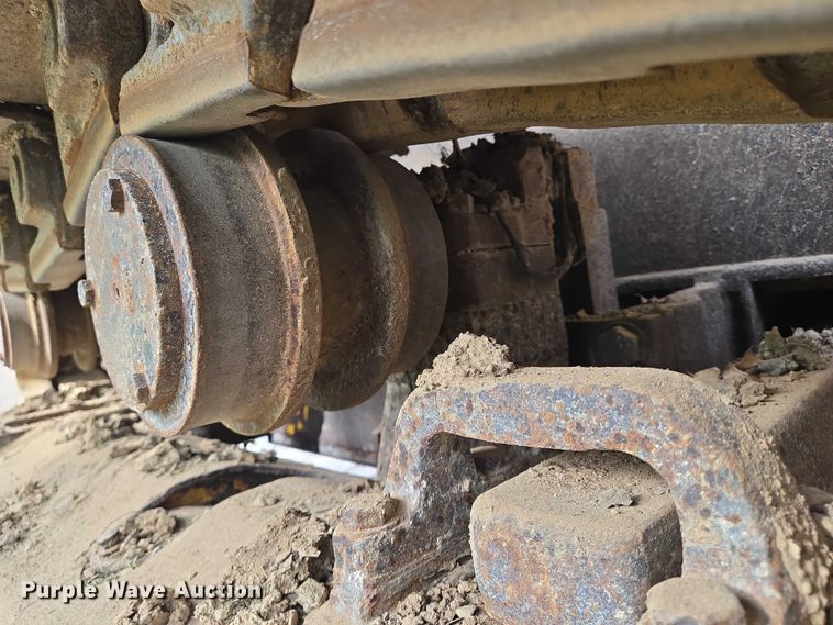 image for item EO0817 2002 Dressta TD15E dozer