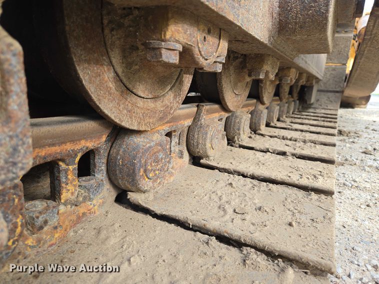 image for item EO0817 2002 Dressta TD15E dozer