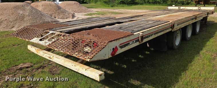 image for item EO0818 2013 Interstate tilt deck equipment trailer