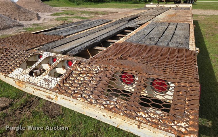 image for item EO0818 2013 Interstate tilt deck equipment trailer