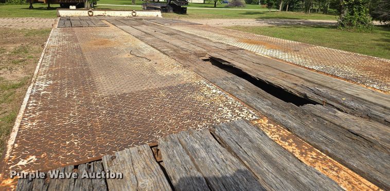 image for item EO0818 2013 Interstate tilt deck equipment trailer