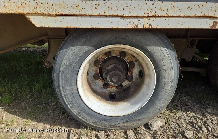 image for item EO0818 2013 Interstate tilt deck equipment trailer