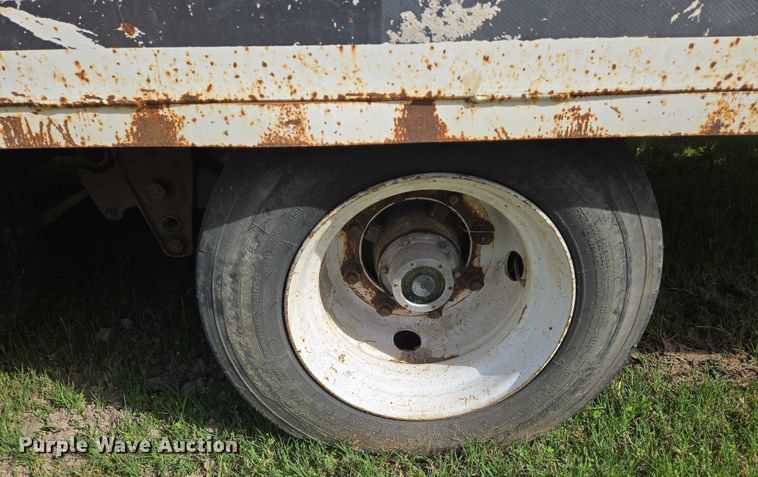 image for item EO0818 2013 Interstate tilt deck equipment trailer