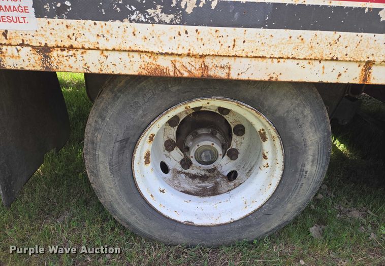 image for item EO0818 2013 Interstate tilt deck equipment trailer