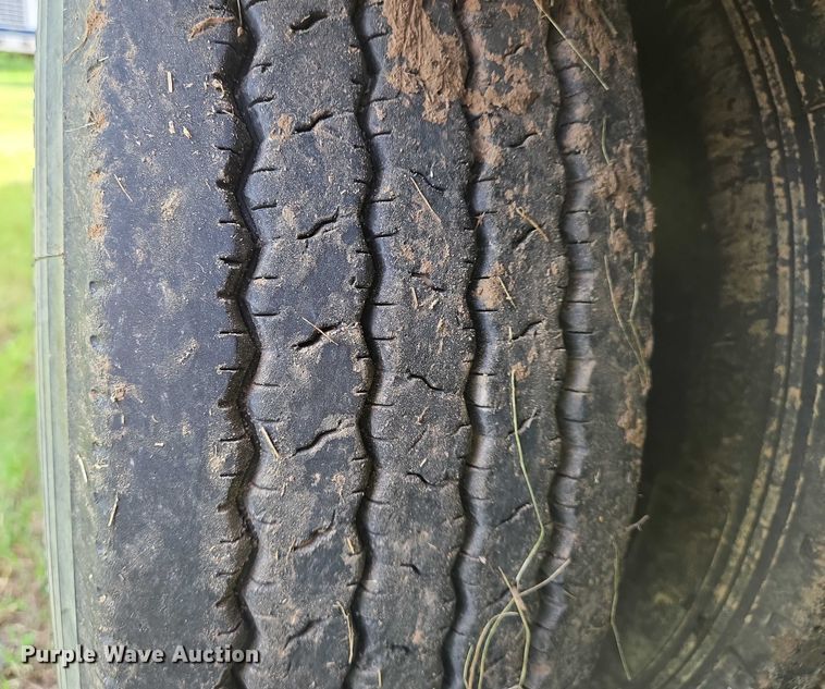 image for item EO0818 2013 Interstate tilt deck equipment trailer