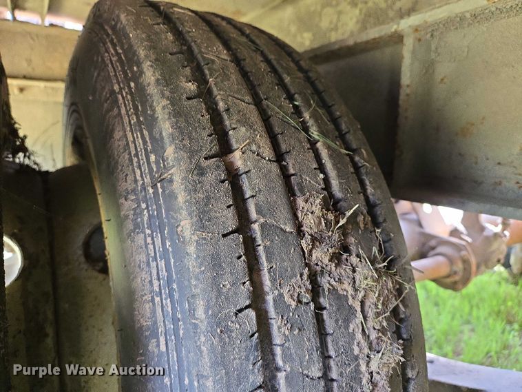 image for item EO0818 2013 Interstate tilt deck equipment trailer