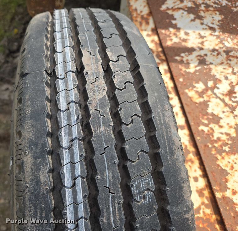 image for item EO0818 2013 Interstate tilt deck equipment trailer