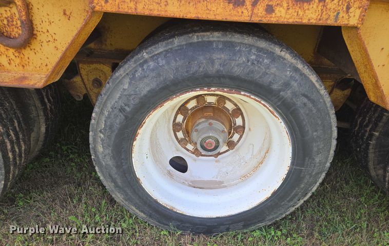 image for item EO0819 1992 Atoka 22DE503 equipment trailer