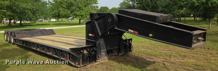image for item EO0820 1988 Fontaine  lowboy equipment trailer