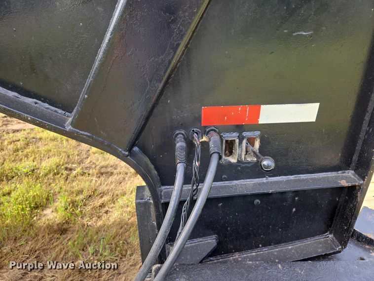 image for item EO0820 1988 Fontaine  lowboy equipment trailer