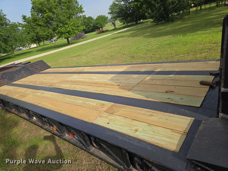 image for item EO0820 1988 Fontaine  lowboy equipment trailer