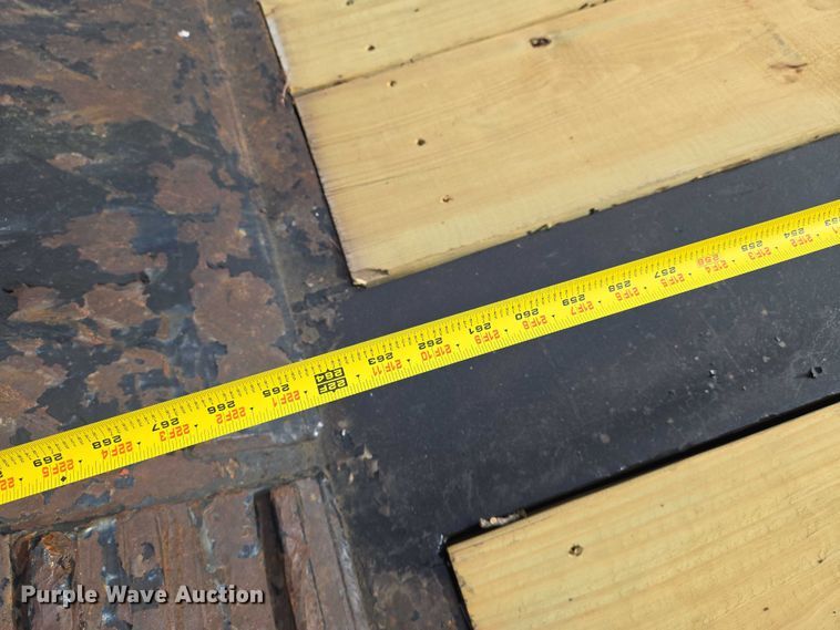 image for item EO0820 1988 Fontaine  lowboy equipment trailer