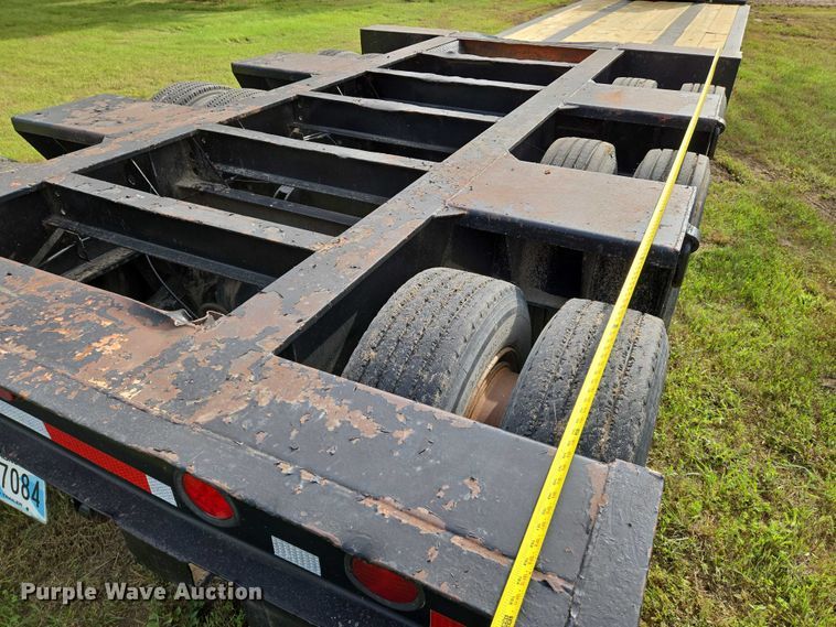 image for item EO0820 1988 Fontaine  lowboy equipment trailer