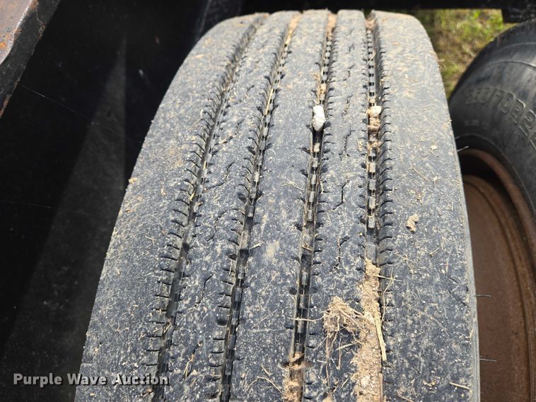 image for item EO0820 1988 Fontaine  lowboy equipment trailer