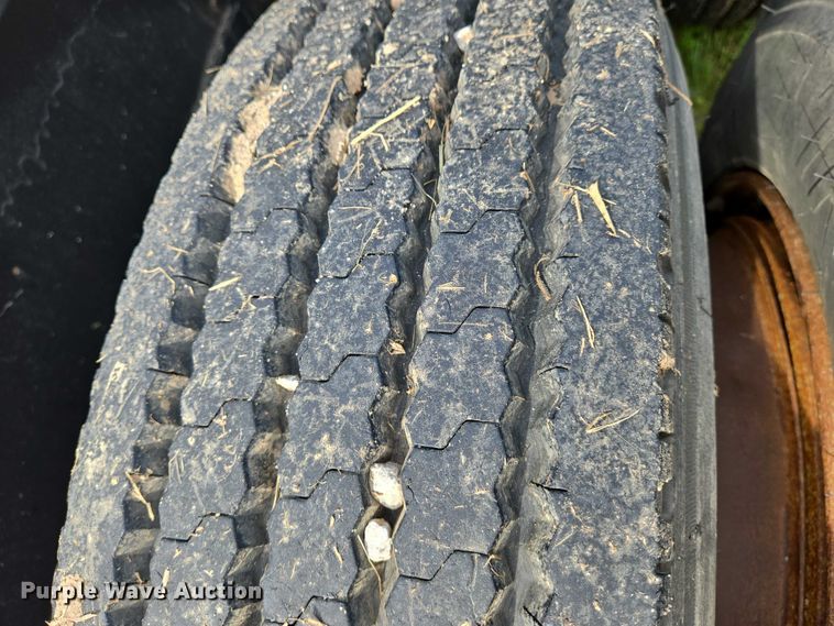 image for item EO0820 1988 Fontaine  lowboy equipment trailer