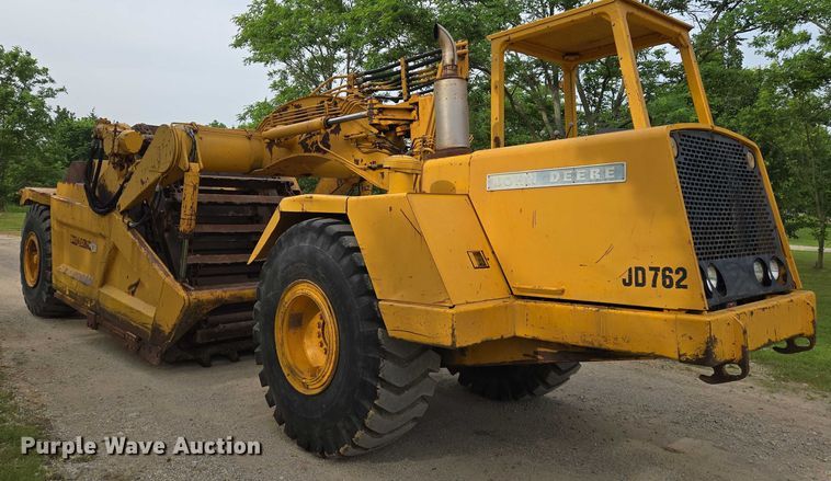 image for item EO0821 1978 John Deere 762 elevating scraper