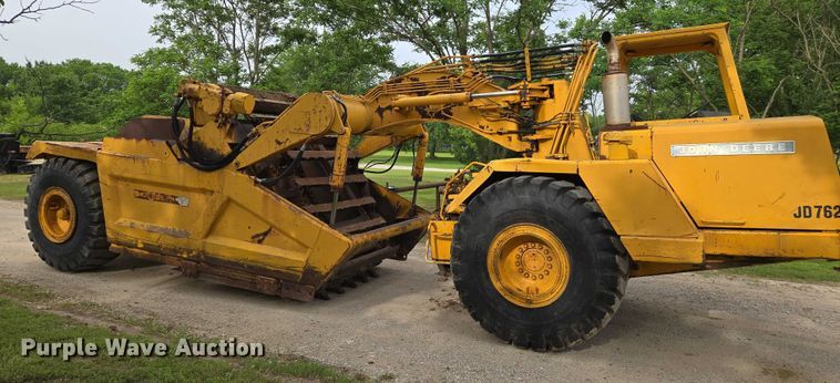 image for item EO0821 1978 John Deere 762 elevating scraper