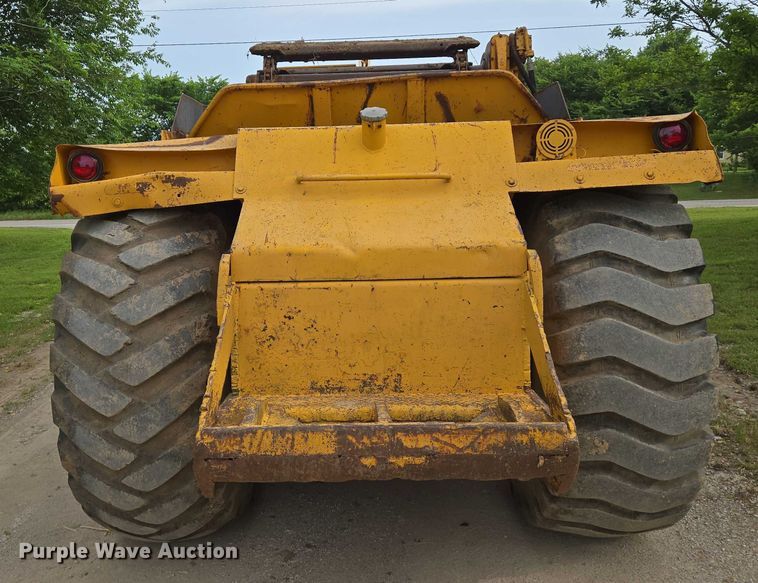 image for item EO0821 1978 John Deere 762 elevating scraper