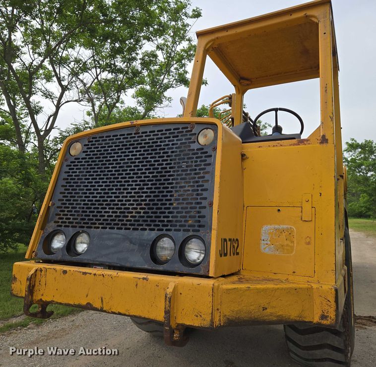 image for item EO0821 1978 John Deere 762 elevating scraper