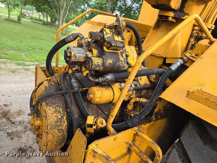 image for item EO0821 1978 John Deere 762 elevating scraper