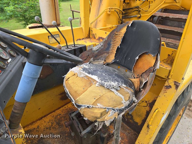 image for item EO0821 1978 John Deere 762 elevating scraper