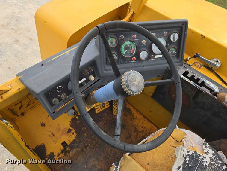 image for item EO0821 1978 John Deere 762 elevating scraper