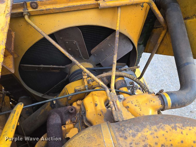 image for item EO0821 1978 John Deere 762 elevating scraper