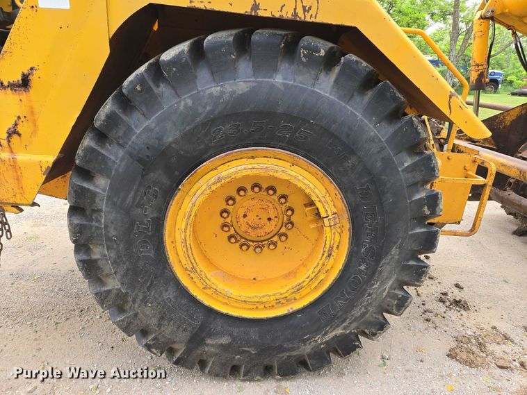 image for item EO0821 1978 John Deere 762 elevating scraper