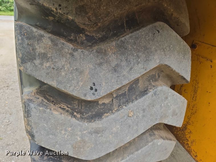 image for item EO0821 1978 John Deere 762 elevating scraper