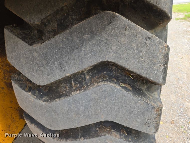 image for item EO0821 1978 John Deere 762 elevating scraper