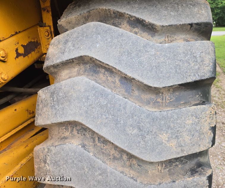 image for item EO0821 1978 John Deere 762 elevating scraper