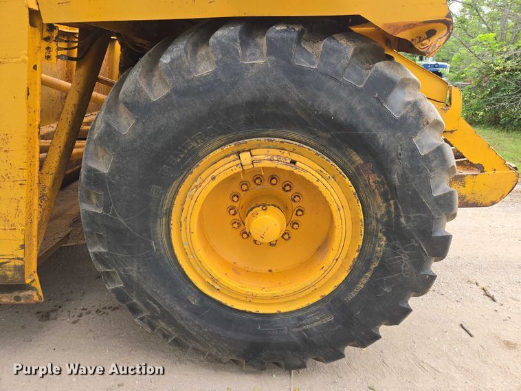 image for item EO0821 1978 John Deere 762 elevating scraper