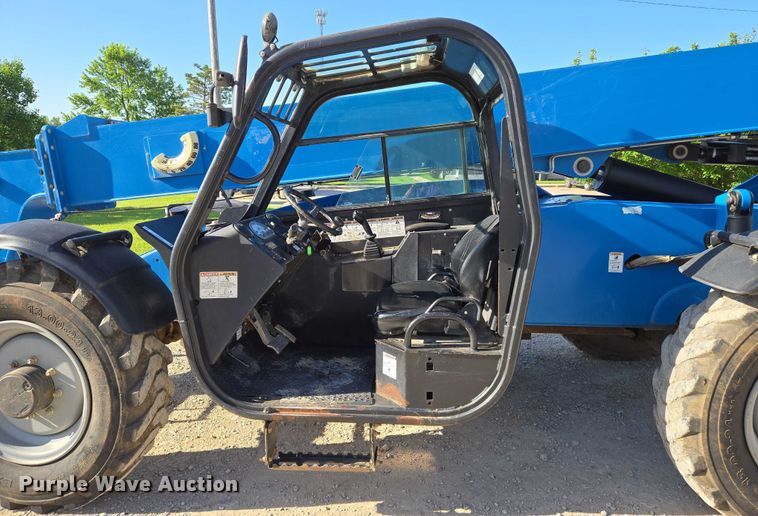 image for item EO0822 2016 Genie GTH-844 telehandler