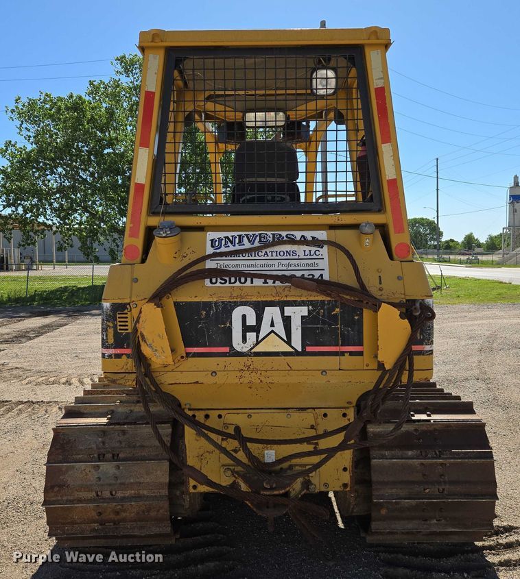 image for item EO0826 2005 Caterpillar D3G LGP dozer