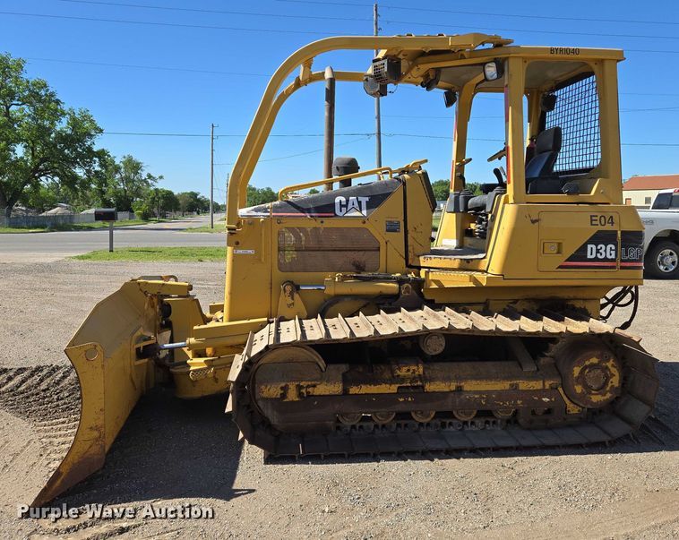 image for item EO0826 2005 Caterpillar D3G LGP dozer