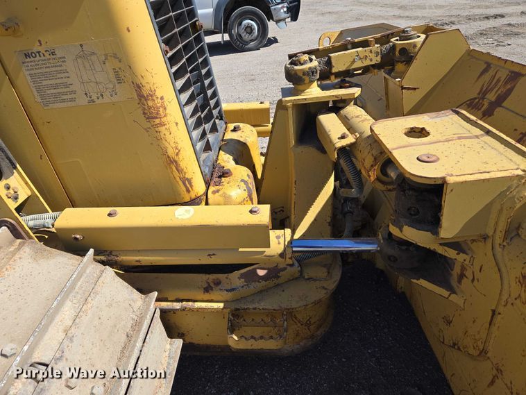 image for item EO0826 2005 Caterpillar D3G LGP dozer